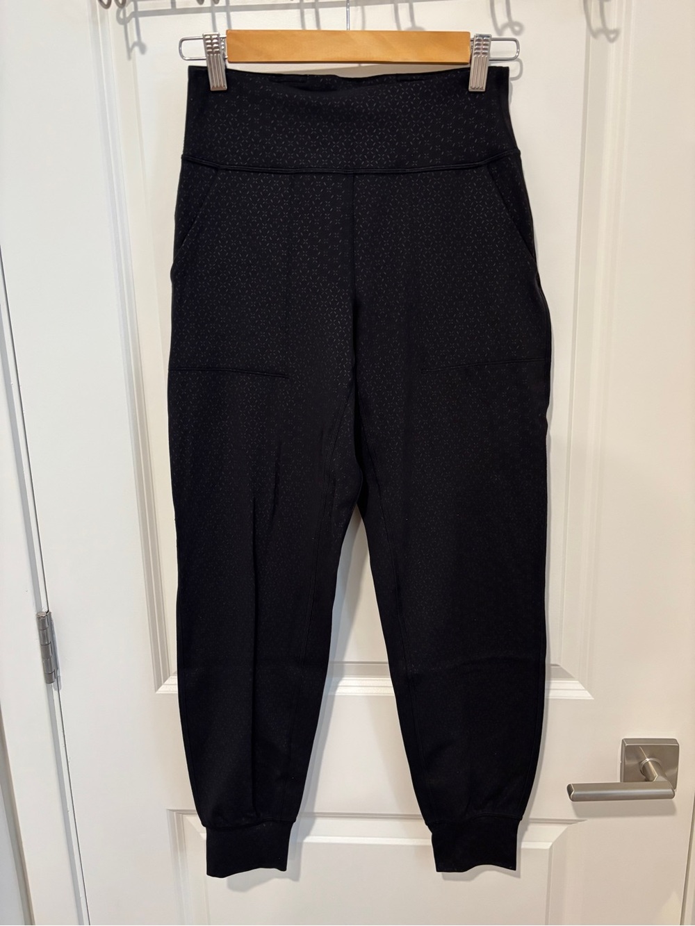 Lululemon Align High Rise Jogger Black with Pattern Size 6